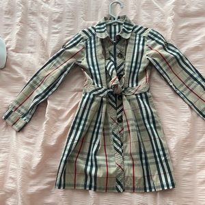 Kids dress. Size 6 Burberry